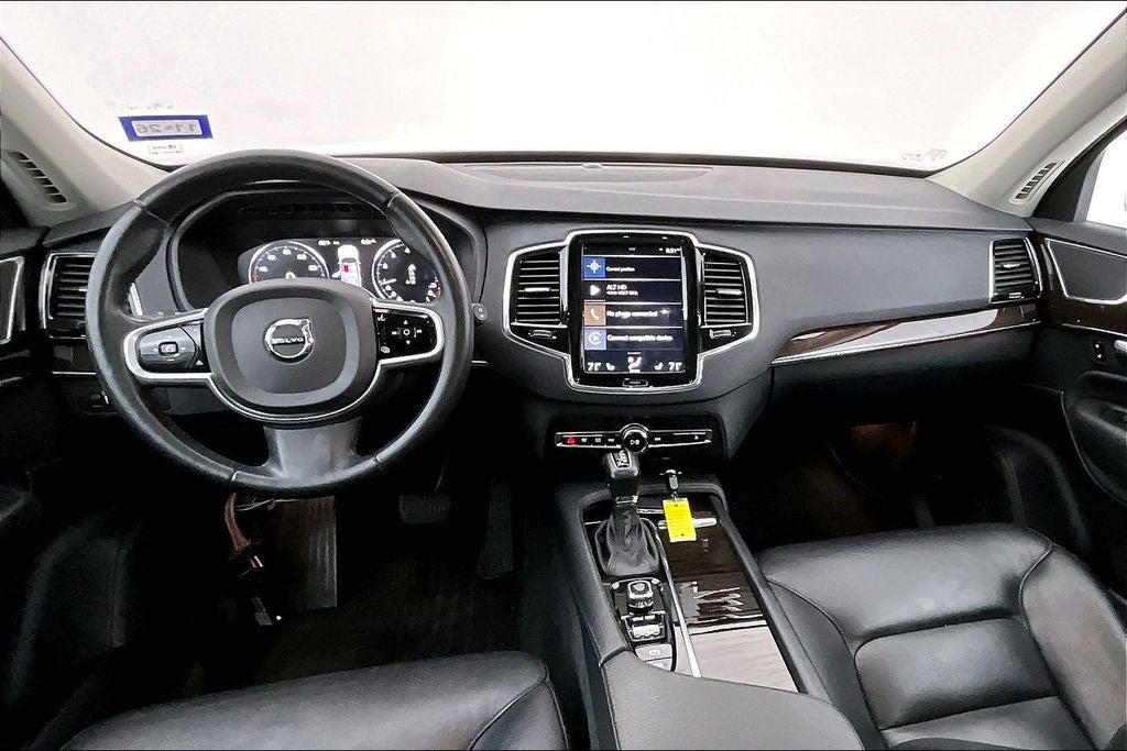 2018 Volvo XC90 T6 Momentum