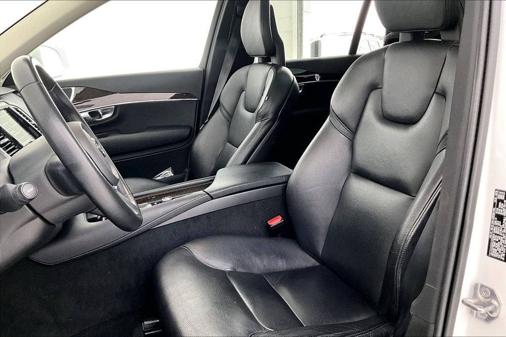 2018 Volvo XC90 T6 Momentum