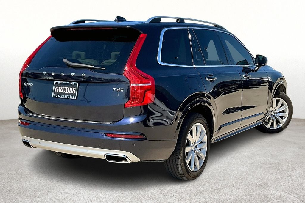 2016 Volvo XC90 T6 Momentum