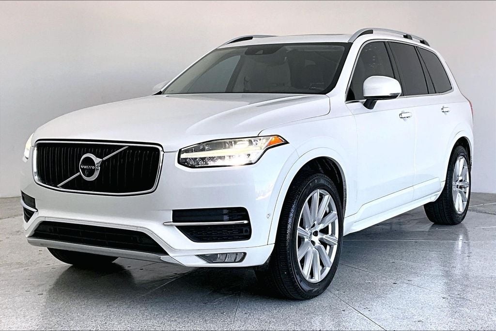 2017 Volvo XC90 T6 Momentum