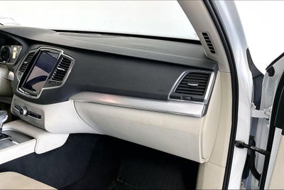 2017 Volvo XC90 T6 Momentum