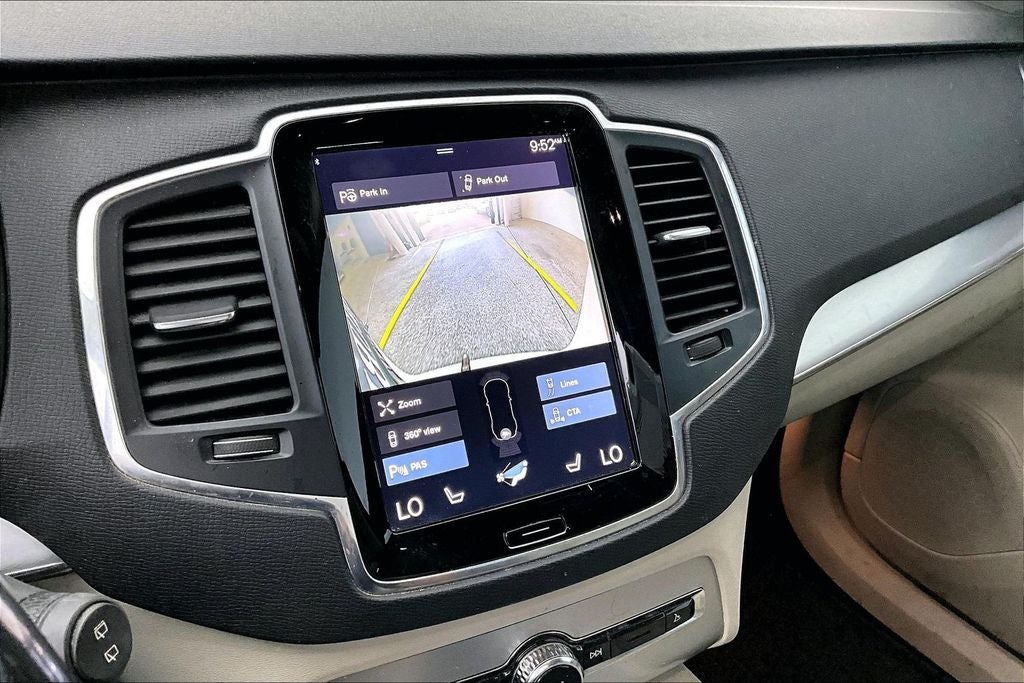 2017 Volvo XC90 T6 Momentum