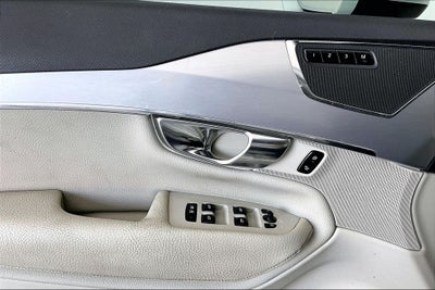 2017 Volvo XC90 T6 Momentum