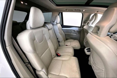 2017 Volvo XC90 T6 Momentum