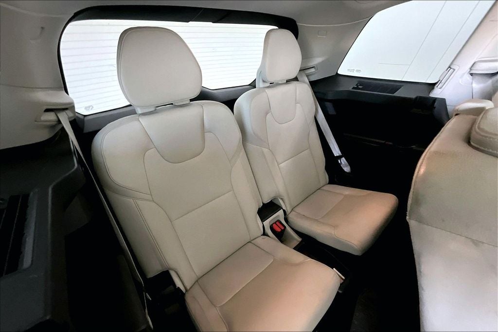 2017 Volvo XC90 T6 Momentum