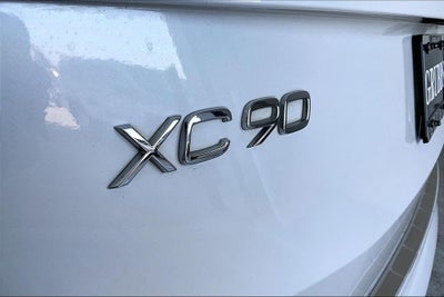 2017 Volvo XC90 T6 Momentum