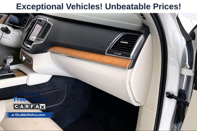 2021 Volvo XC90 T6 Momentum