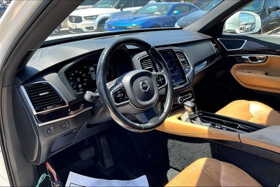 2017 Volvo XC90 T6 Momentum