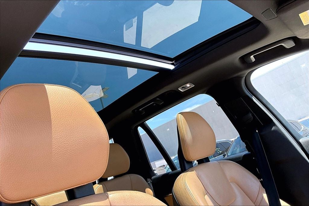 2017 Volvo XC90 T6 Momentum