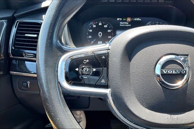 2017 Volvo XC90 T6 Momentum