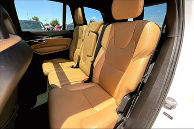 2017 Volvo XC90 T6 Momentum
