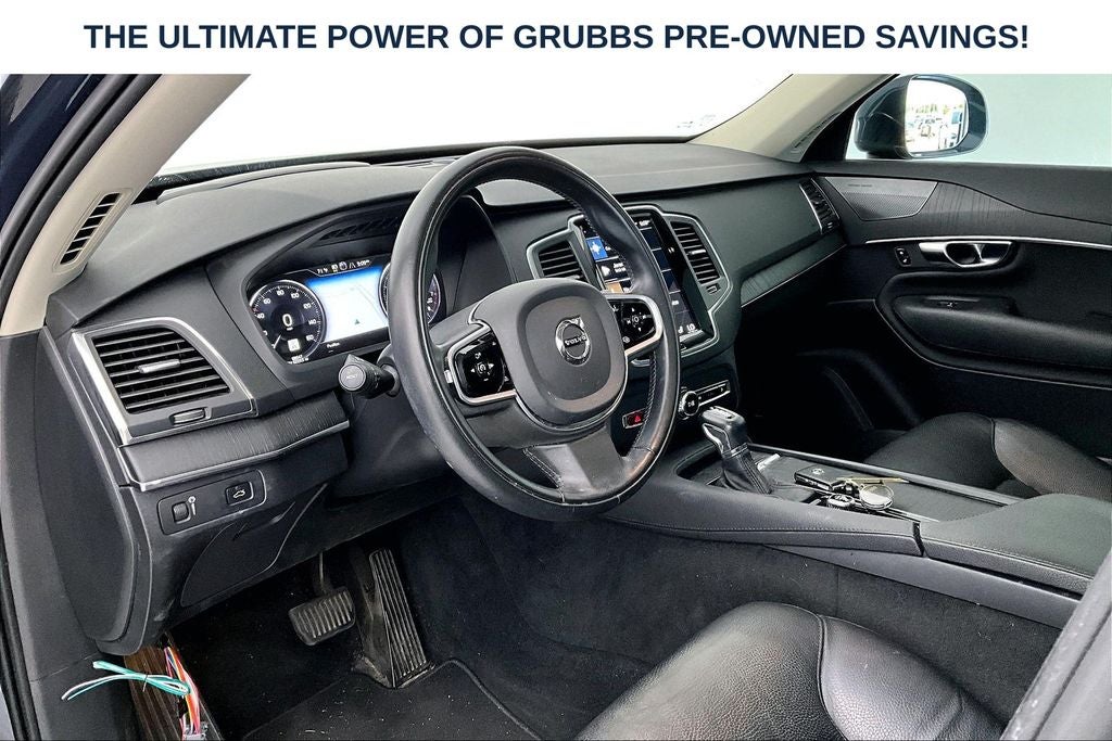 2020 Volvo XC90 T6 Momentum