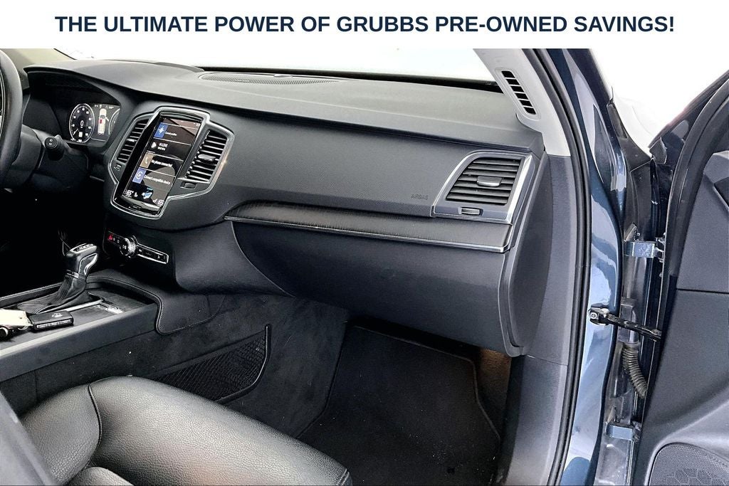 2020 Volvo XC90 T6 Momentum