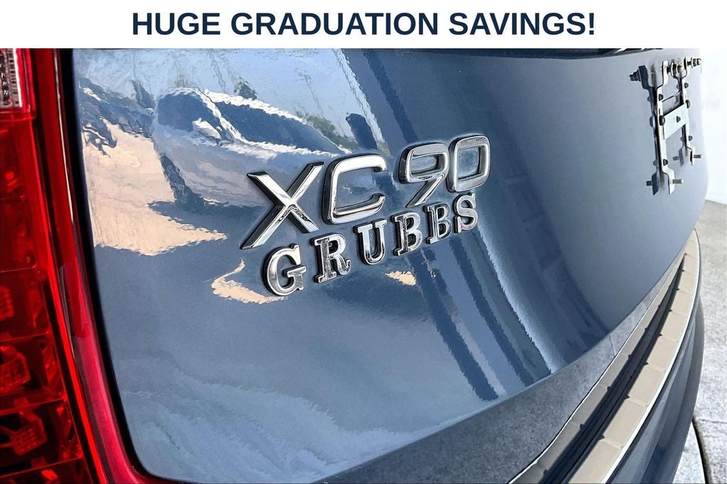 2021 Volvo XC90 T6 Momentum