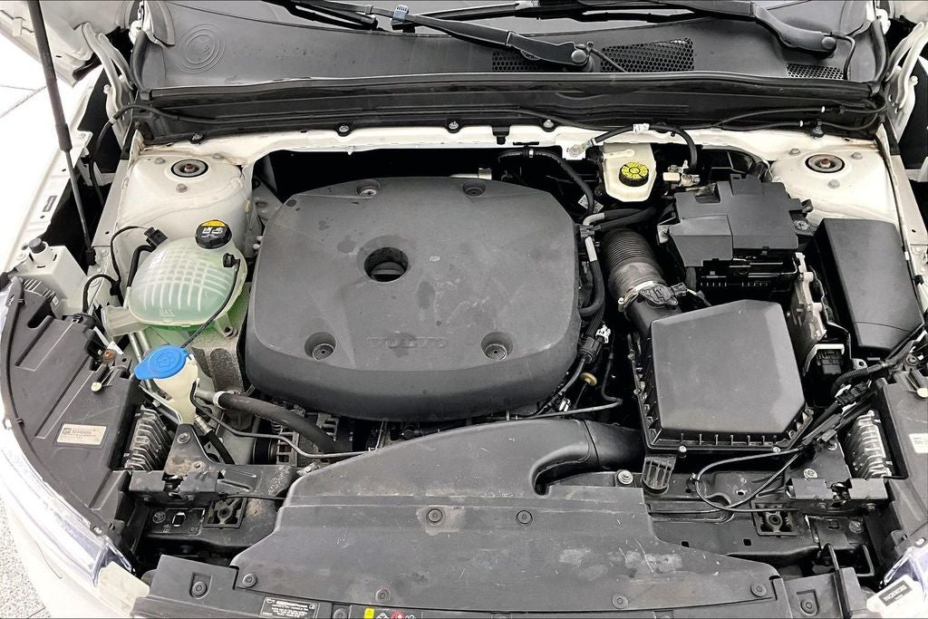 2022 Volvo XC40 Momentum