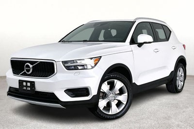 2022 Volvo XC40 Momentum