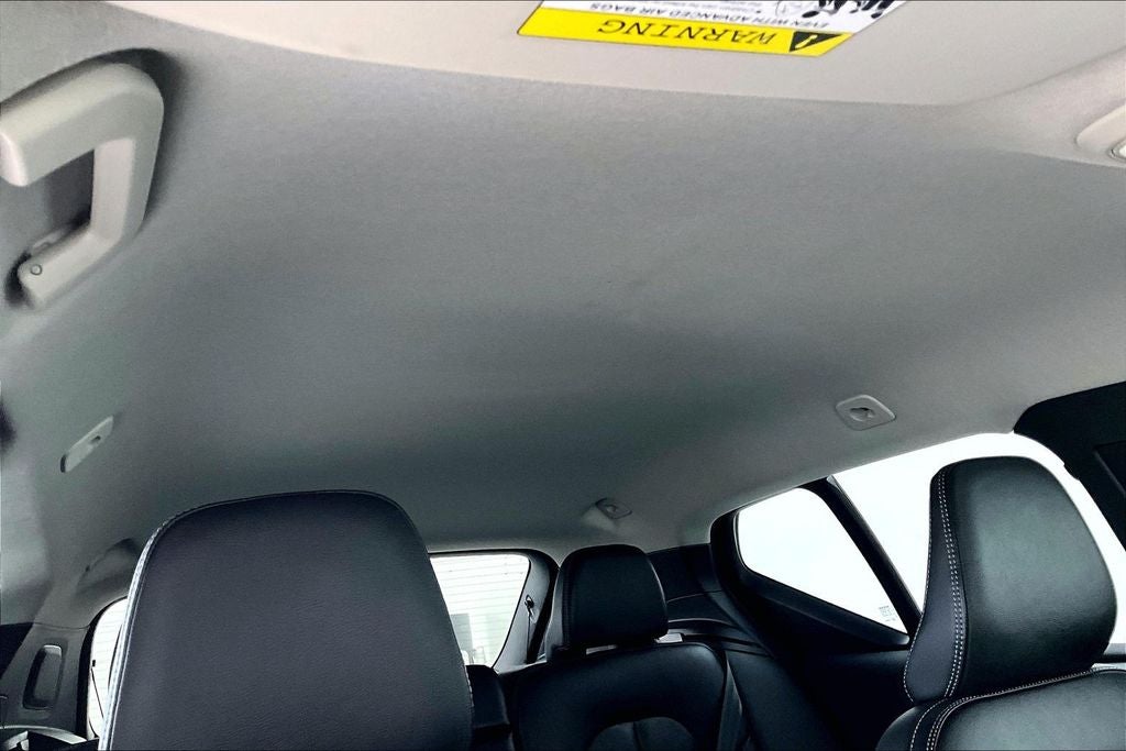 2022 Volvo XC40 Momentum