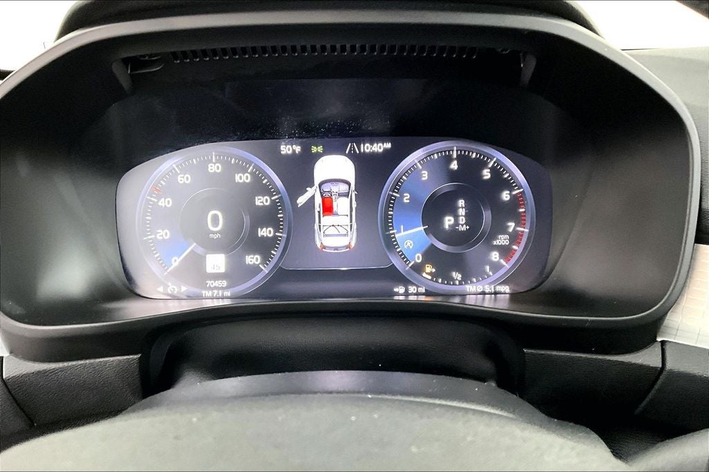 2022 Volvo XC40 Momentum