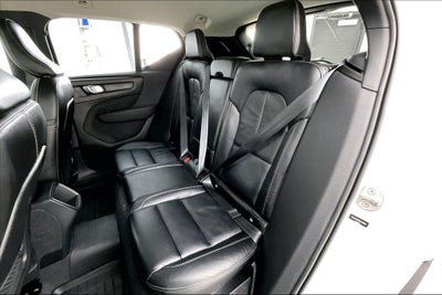 2022 Volvo XC40 Momentum