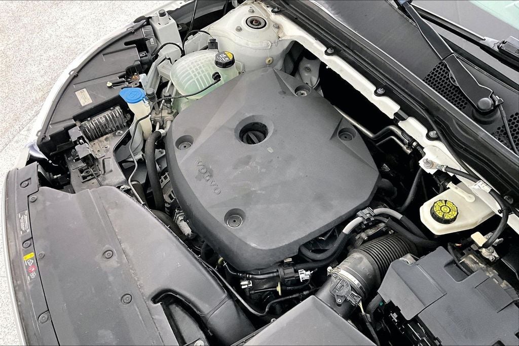 2022 Volvo XC40 Momentum