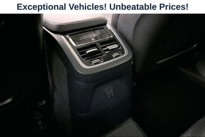 2021 Volvo XC90 Recharge Plug-In Hybrid T8 Inscription Expression 7 Passenger