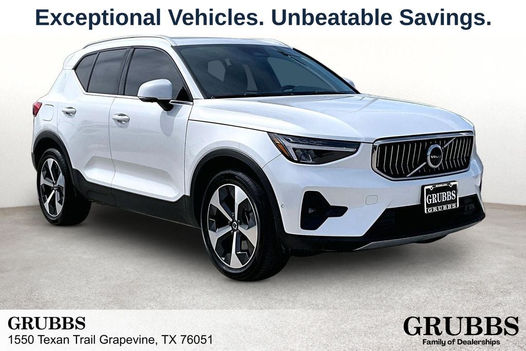2023 Volvo XC40 B4 Plus Bright Theme