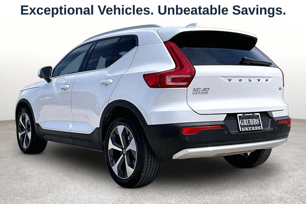 2023 Volvo XC40 B4 Plus Bright Theme