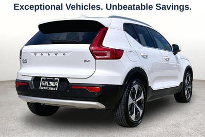 2023 Volvo XC40 B4 Plus Bright Theme