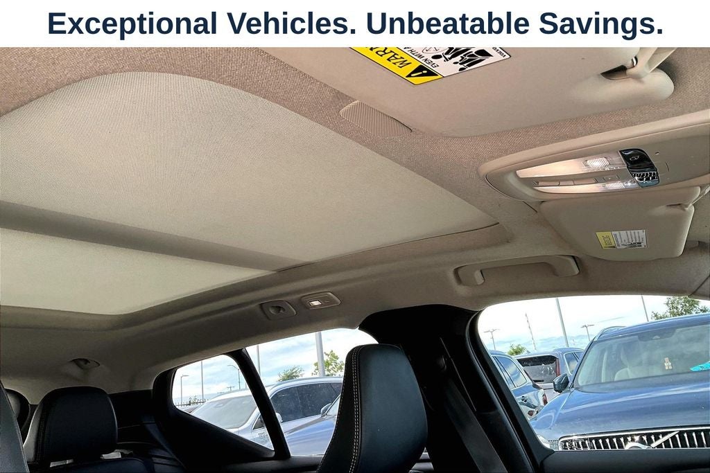 2023 Volvo XC40 B4 Plus Bright Theme
