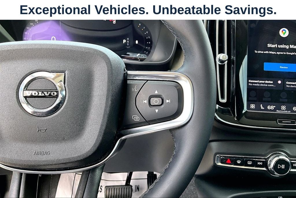 2023 Volvo XC40 B4 Plus Bright Theme
