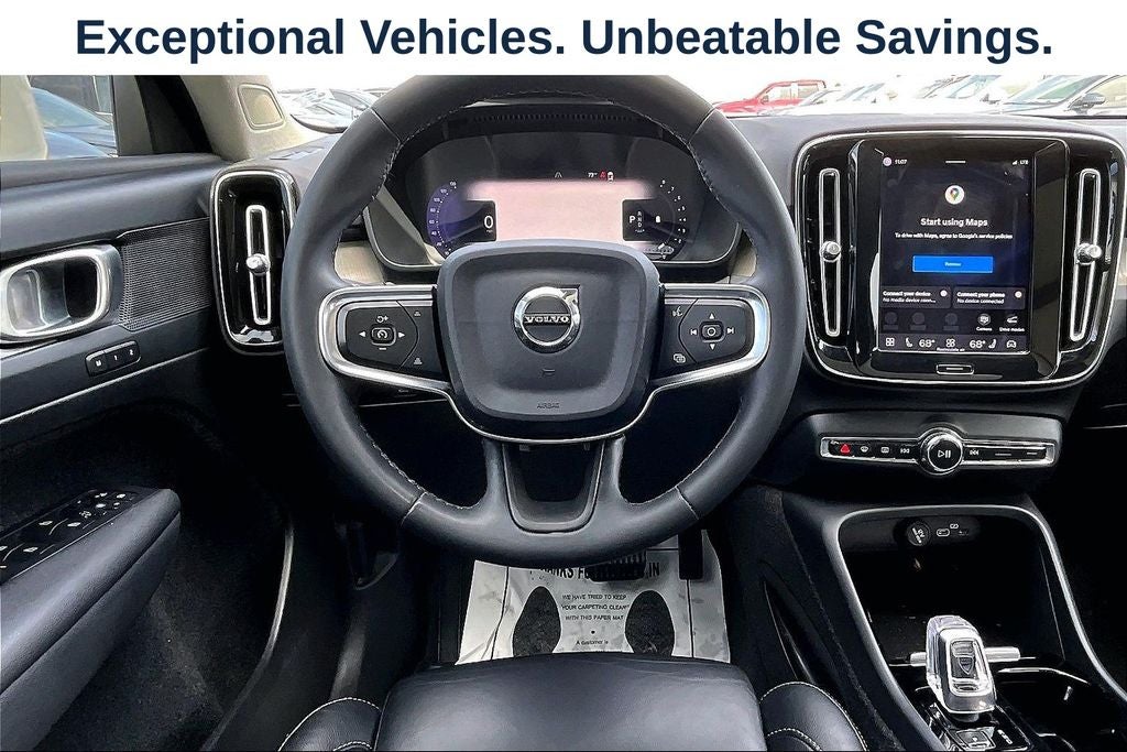 2023 Volvo XC40 B4 Plus Bright Theme