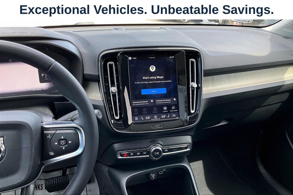 2023 Volvo XC40 B4 Plus Bright Theme