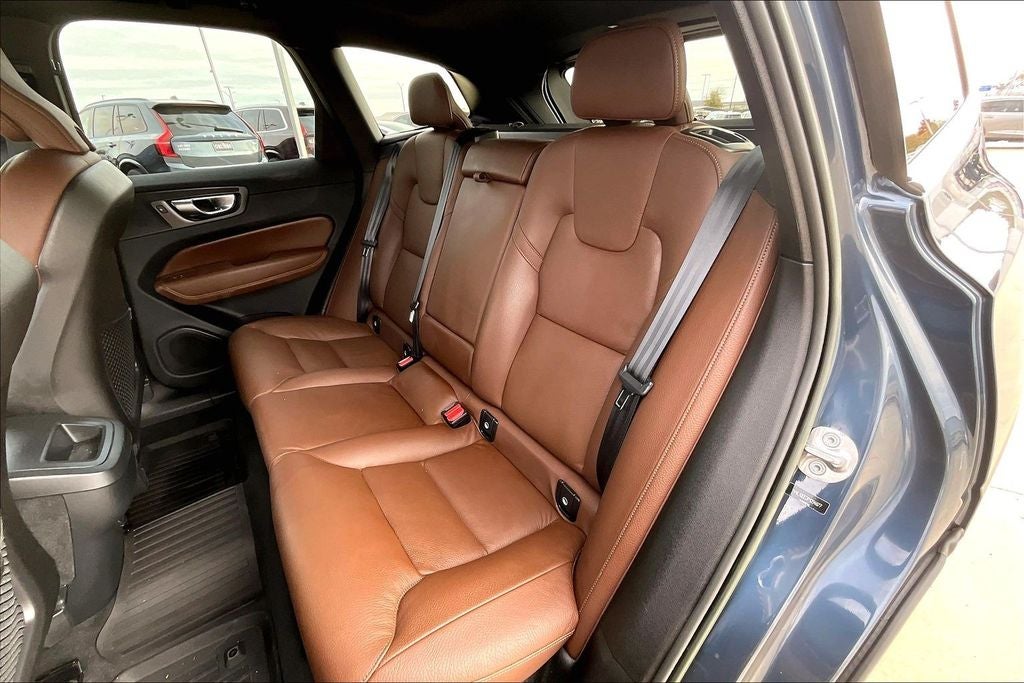 2023 Volvo XC60 B5 Plus Bright Theme