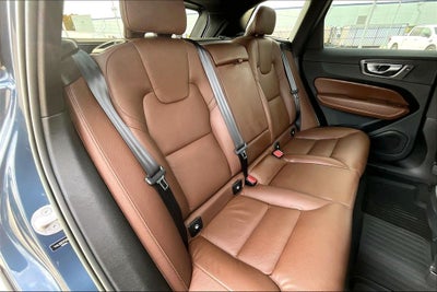 2023 Volvo XC60 B5 Plus Bright Theme