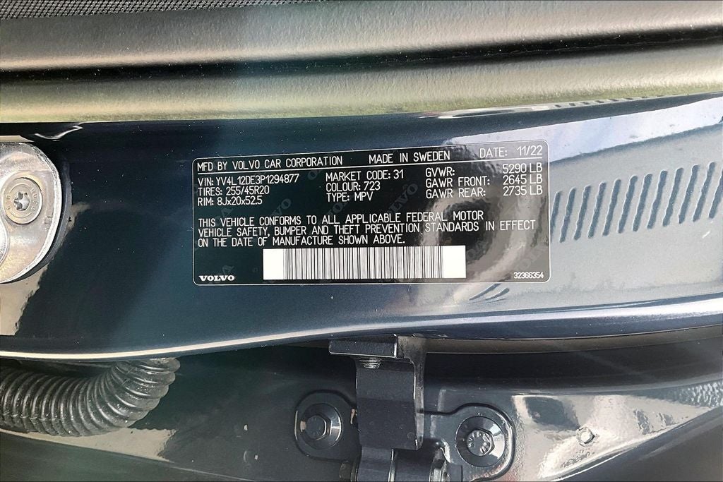 2023 Volvo XC60 B5 Plus Bright Theme