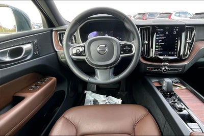 2023 Volvo XC60 B5 Plus Bright Theme