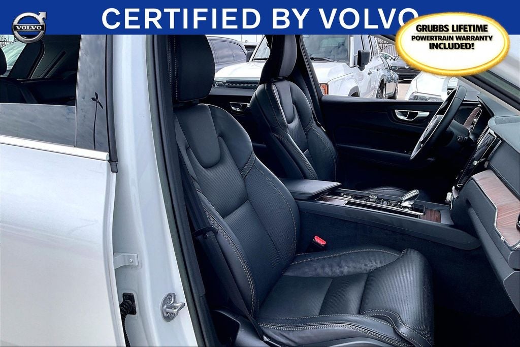 2023 Volvo XC60 B5 Ultimate Bright Theme