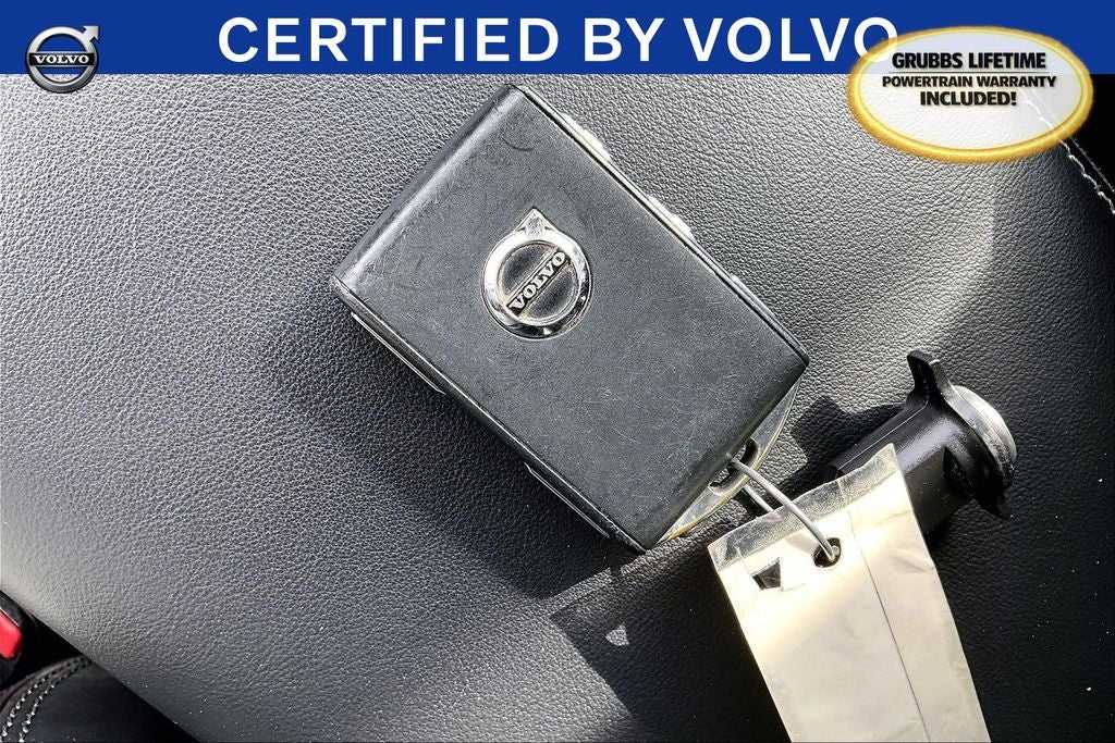 2023 Volvo XC60 B5 Ultimate Bright Theme