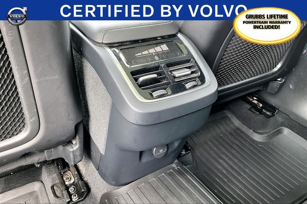 2023 Volvo XC60 B5 Ultimate Bright Theme