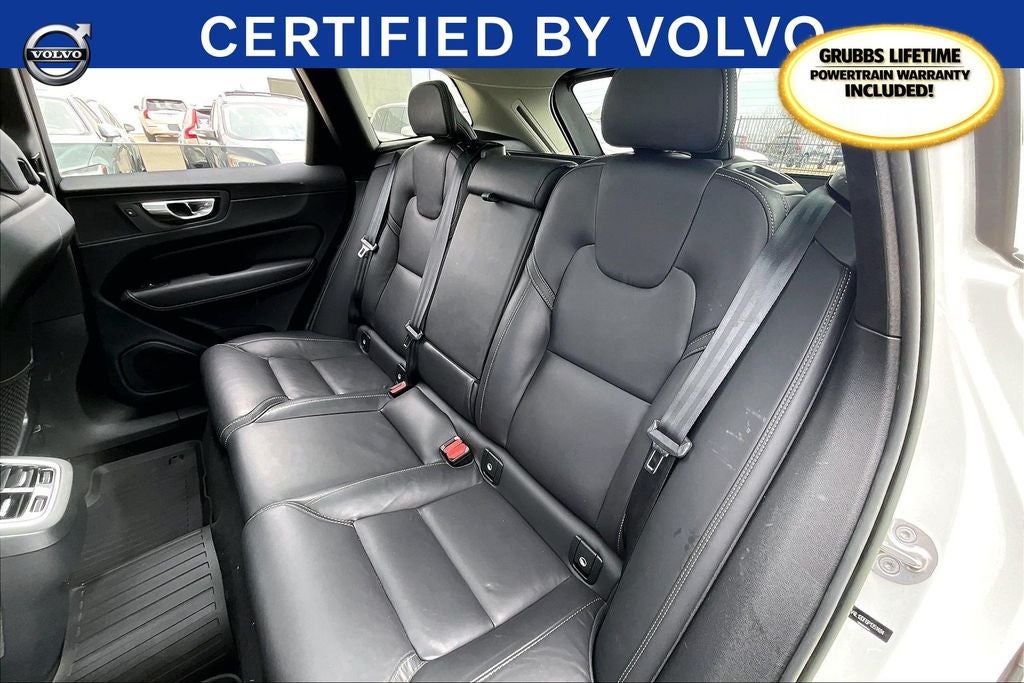 2023 Volvo XC60 B5 Ultimate Bright Theme