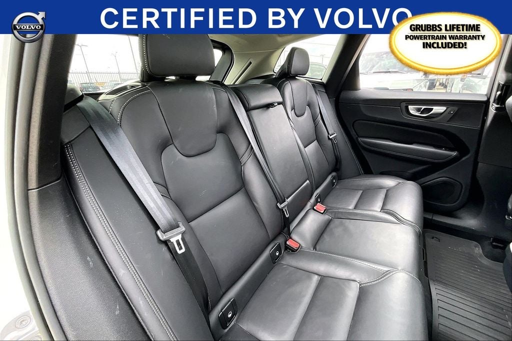 2023 Volvo XC60 B5 Ultimate Bright Theme