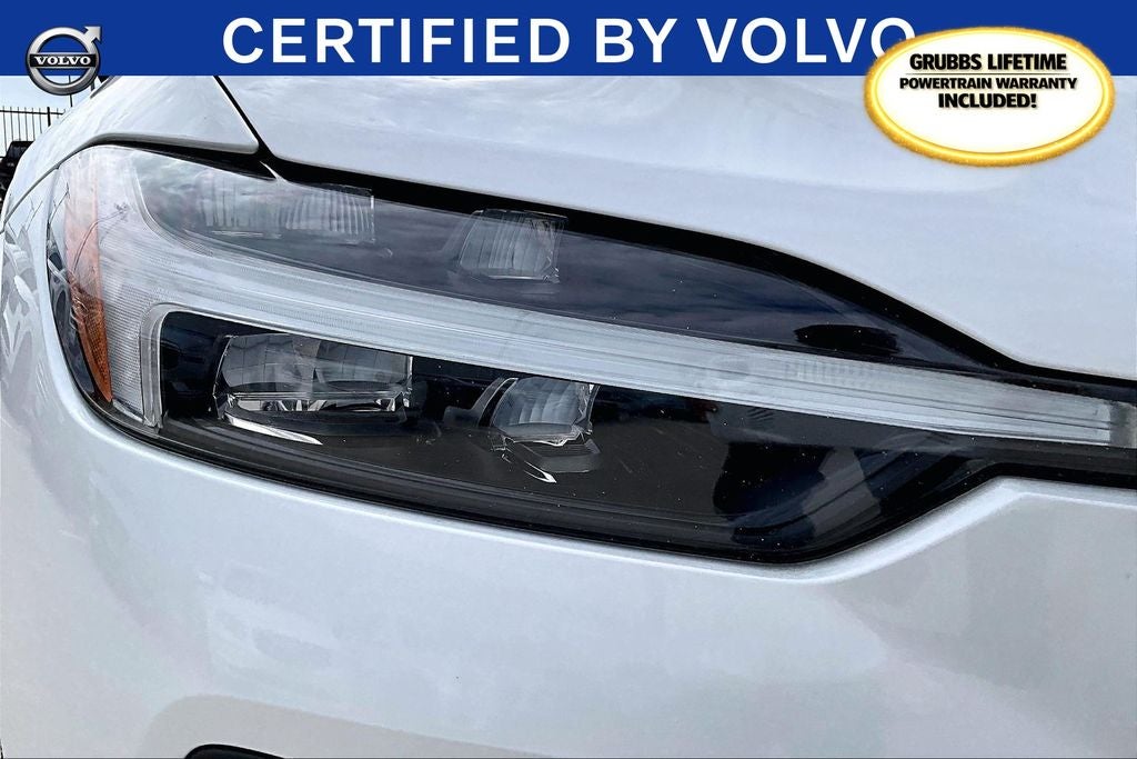 2023 Volvo XC60 B5 Ultimate Bright Theme