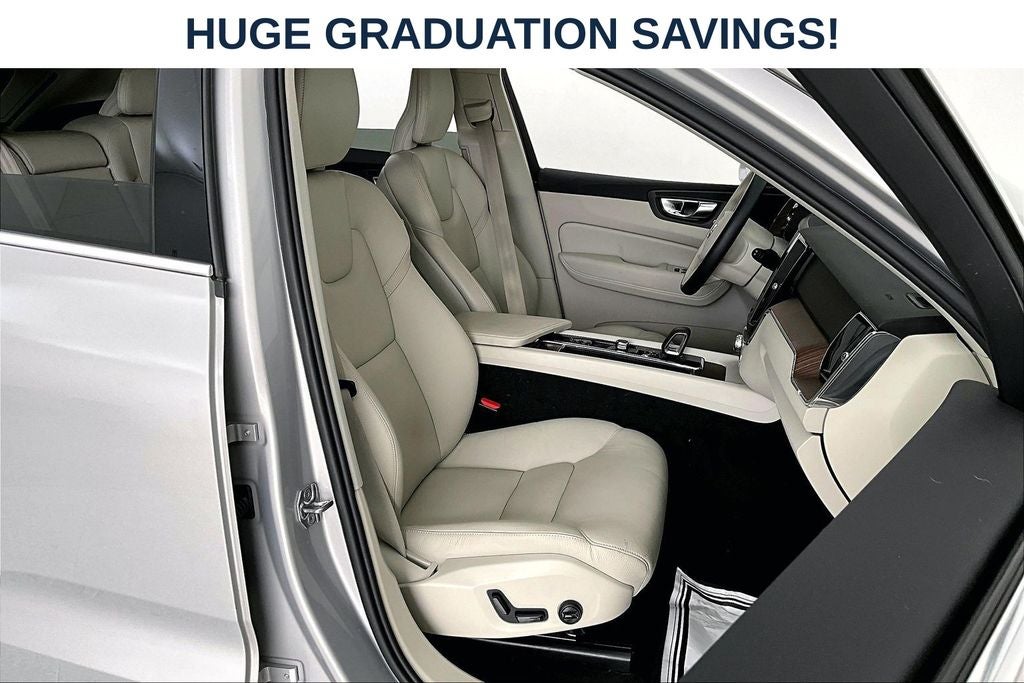 2022 Volvo XC60 B5 Momentum
