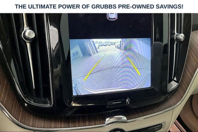 2022 Volvo XC60 B5 Momentum