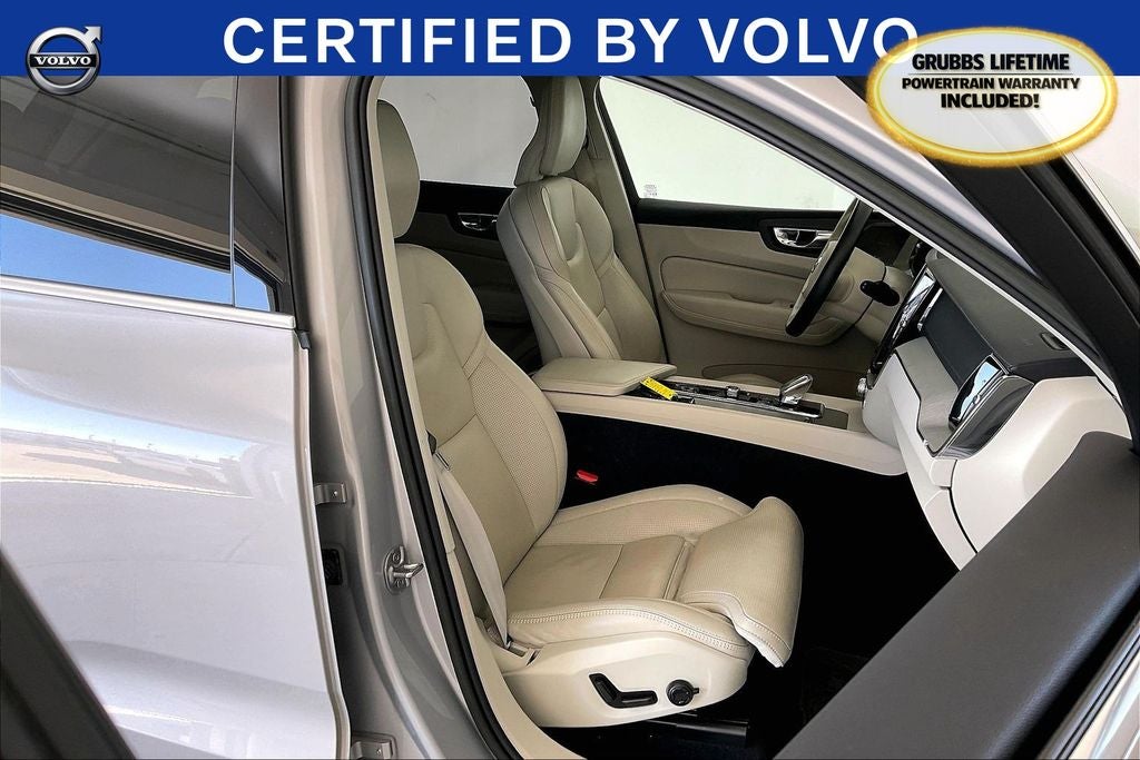 2023 Volvo XC60 B5 Ultimate Bright Theme