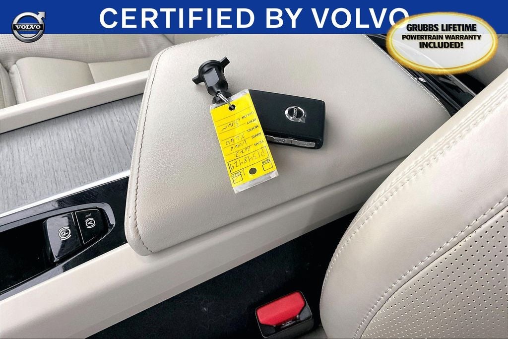 2023 Volvo XC60 B5 Ultimate Bright Theme