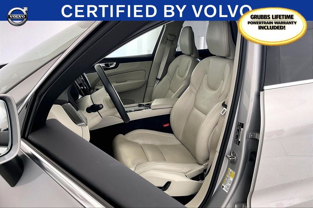 2023 Volvo XC60 B5 Ultimate Bright Theme