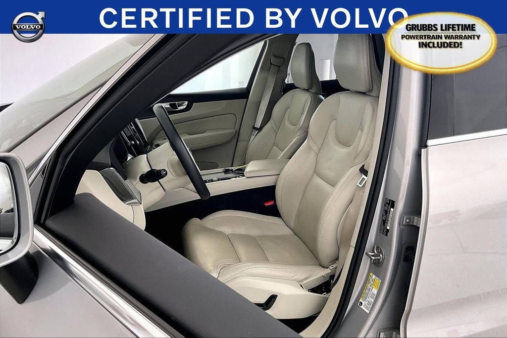 2023 Volvo XC60 B5 Ultimate Bright Theme