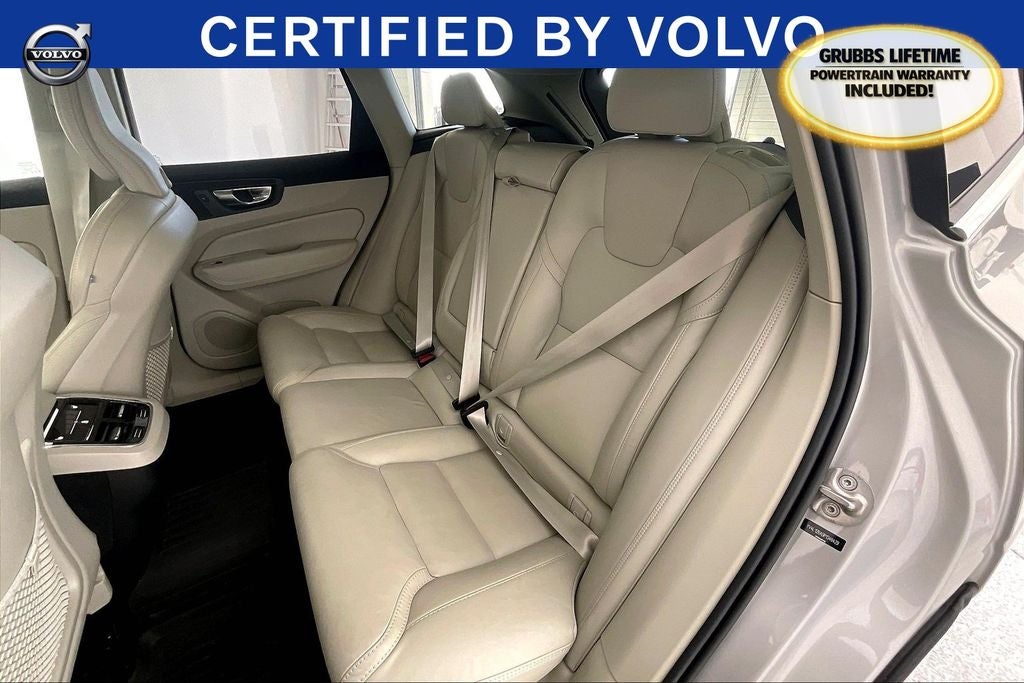2023 Volvo XC60 B5 Ultimate Bright Theme
