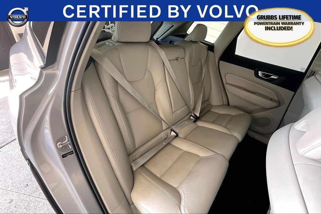 2023 Volvo XC60 B5 Ultimate Bright Theme